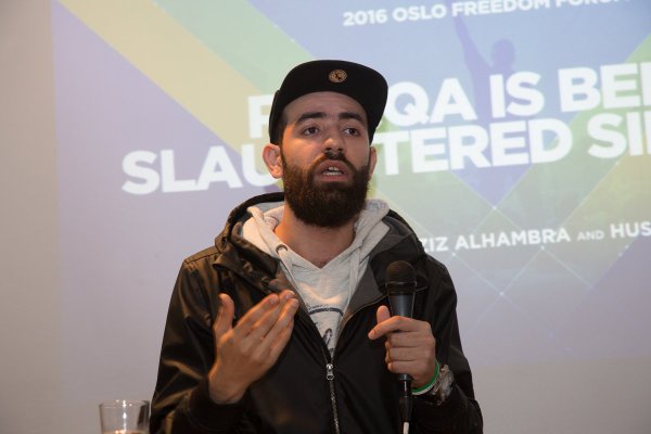 Abdalaziz Alhamza speaking at the Oslo Freedom Forum in May 2016 (Twitter/Jim Fruchterman)