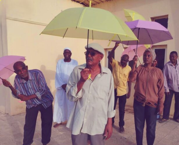 Actors perform of “Barricades” in Wad Madani in 2023. (WNV/Rabee Al-Hassan)